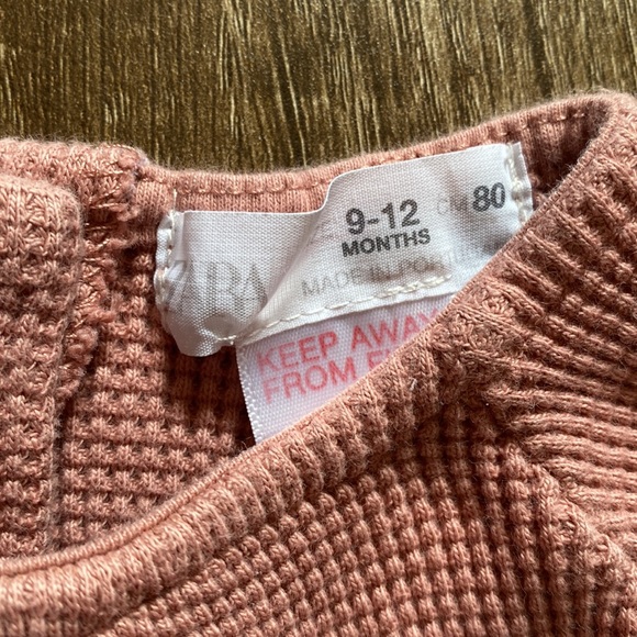 9-12 m Zara one piece - Picture 2 of 3